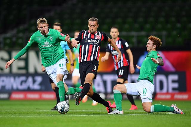 新一期FIFA排名：国足排名上升两位至第90